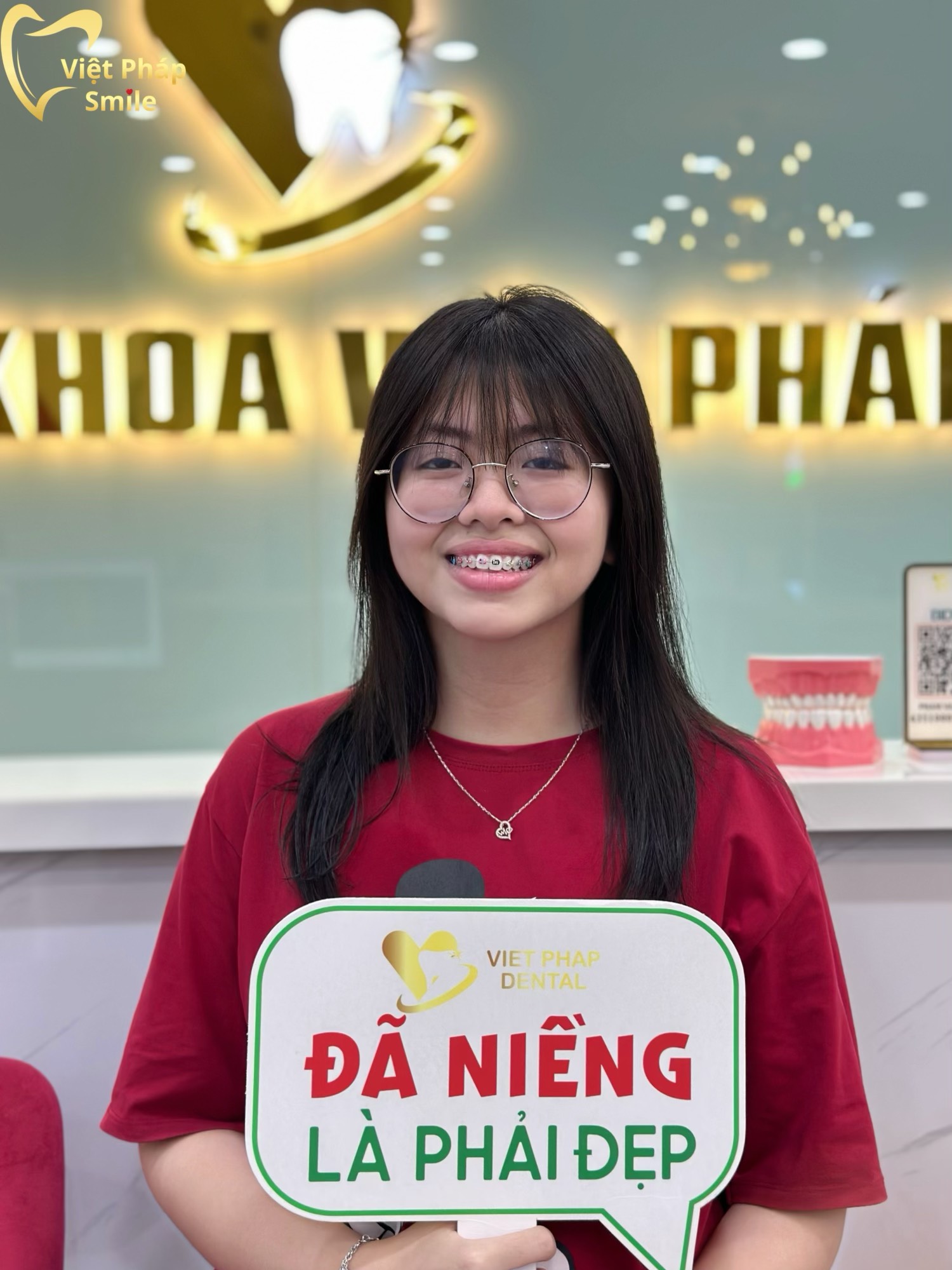 Bạn N.T.N.Quỳnh đã gia nhập team niềng răng thẩm mỹ tại Nha Khoa Việt Pháp Smile